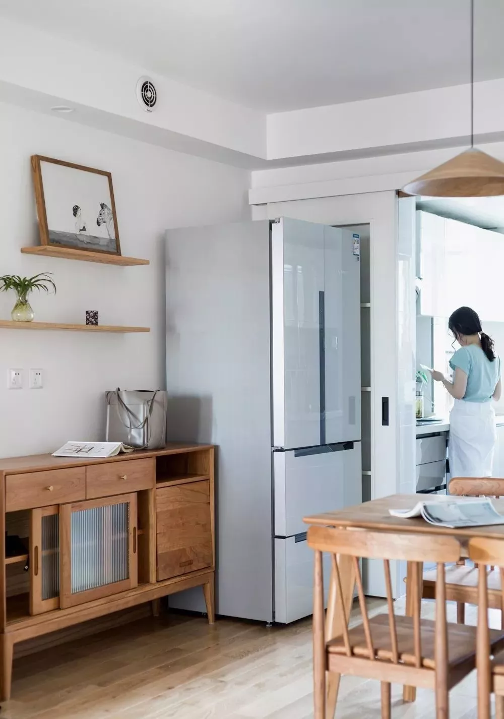 简中式风，古色古香的原木与清新淡雅的绿色搭配，效果别具一格