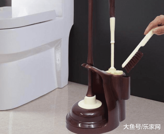 装修马桶冲劲太小? 老师傅教你3个方法, 瞬间让你家马桶畅通无阻