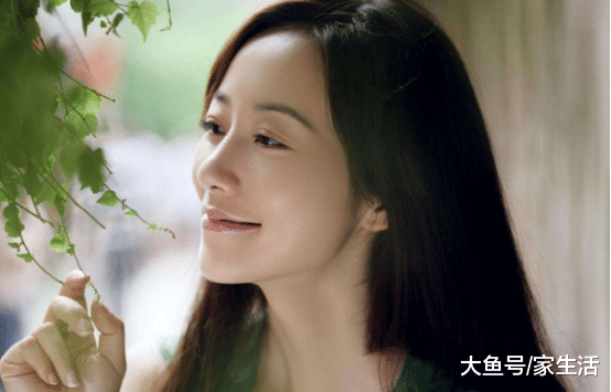 带你参观韩雪的房子，她其实是个科技达人，家里装了很多“机关”