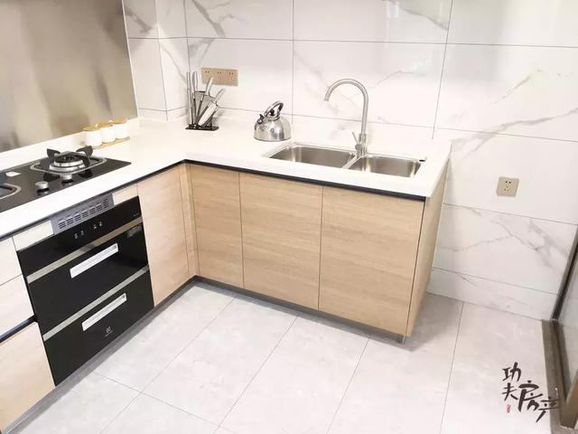 封顶了才开售楼部！华侨城新盘吹风2.1-2.2万/平！最小121平