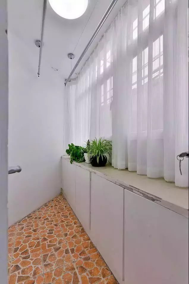 80后剩女为躲避相亲, 买下郊区42㎡的二手房, 羡慕!