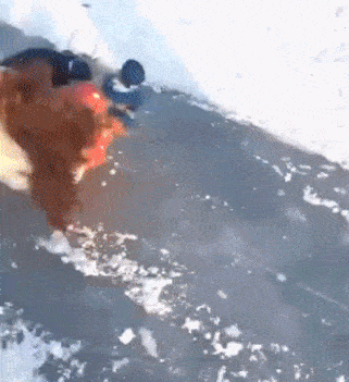 开心一刻：和男友出去旅游，临走前我妈塞给我一包东西，还说…