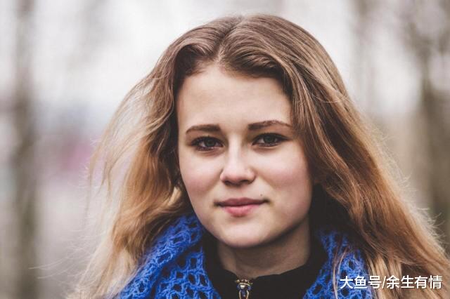 “女儿，你家那套空房子，过户给你弟当婚房”“好，等我离完婚”