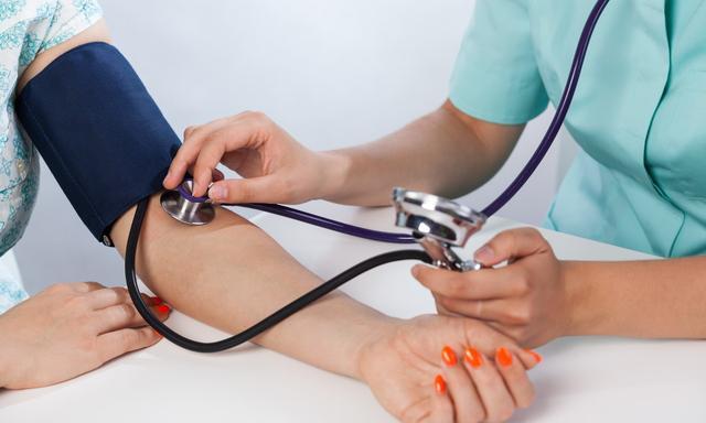 高血压患者吃药，经常犯的三个错误，看看自己中招了没？