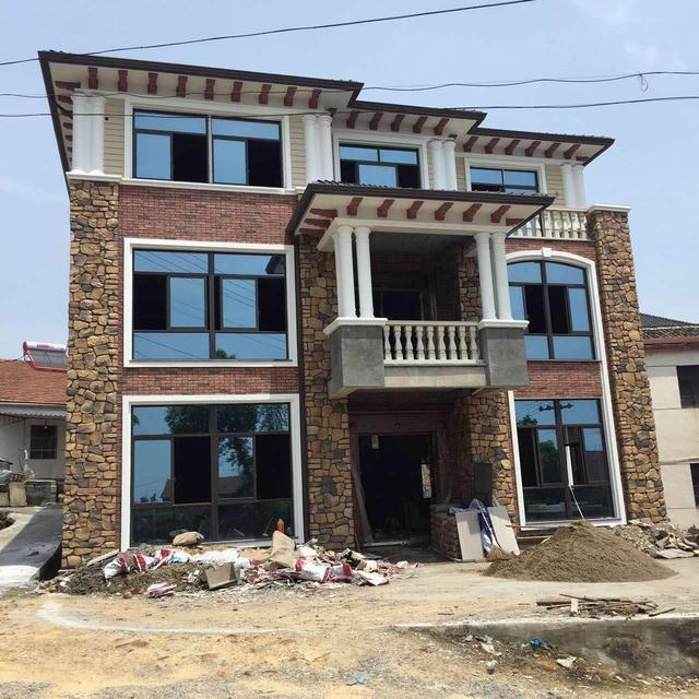 別再說農村人沒錢了，這14棟農村別墅告訴你，農村日子到底有多好