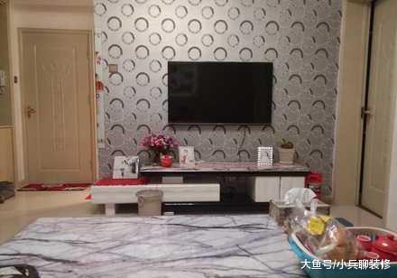 60平方的蜗居，住祖孙三代人，秘诀竟是阳台搭床给妈睡！