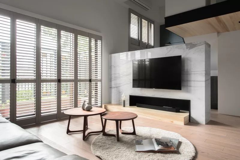 100㎡现代简约小复式，温润年轻气质，稳重端庄大气