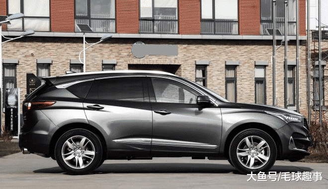 被忽略的日系豪车，比奔驰GLC漂亮，265马力比X3还猛，不足33万