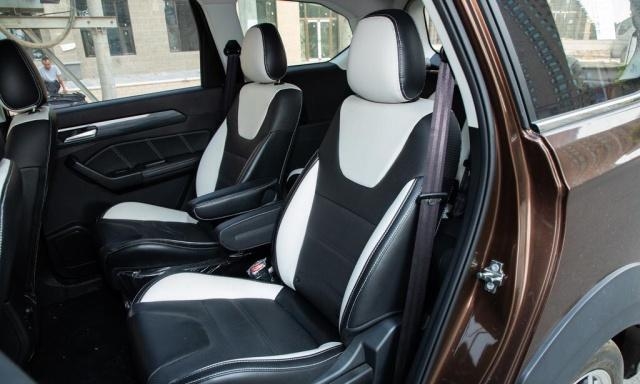 这货比宝骏730还大一圈，舒适性堪比奔驰，关键是不足7万