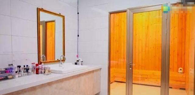 参观张嘉倪和买超的家，两夫妻还真会享受，自己家还弄个汗蒸房