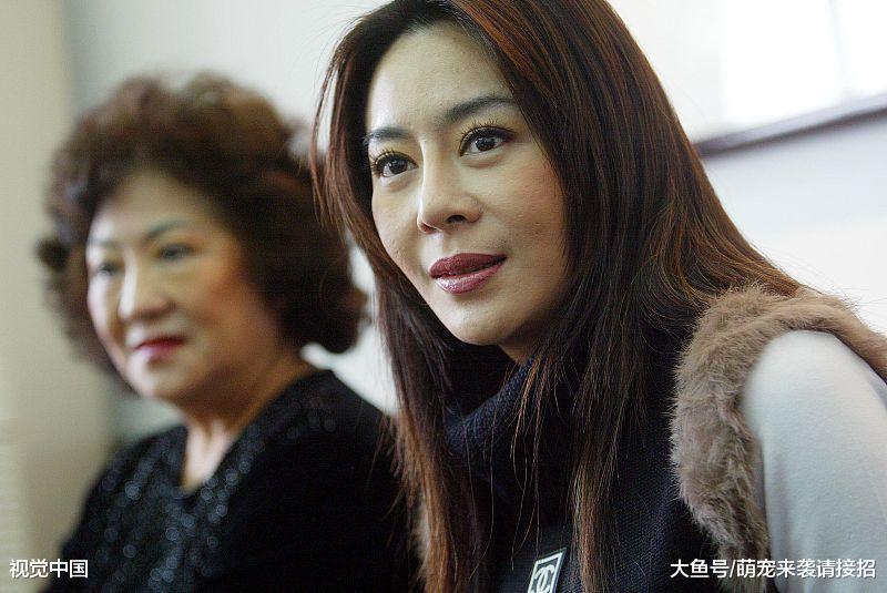 她是刘德华初恋, 分手后怒斥华仔双面人, 今53岁未婚成这般!