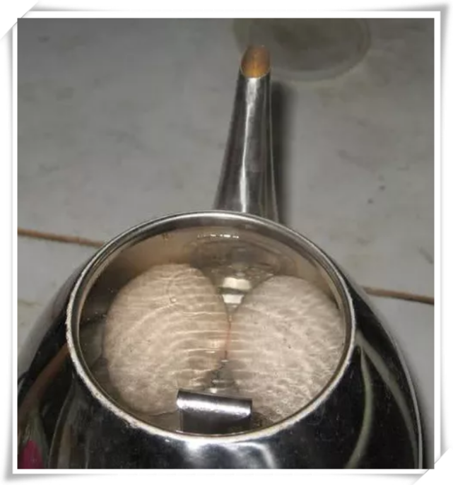 大学宿舍的做饭“神器”，饮水机没啥，看到最后：校长胡子都气歪了