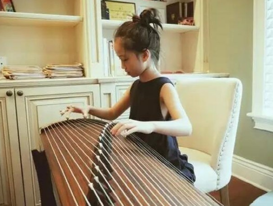 晒晒高晓松住的豪宅，不愧是知识渊博之人，书房布置像图书馆