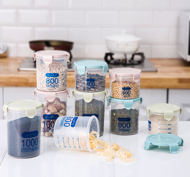 去香港出差才知道，电线早已不用埋墙里，都这样布置，大气上档次