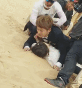 爆笑GIF：要打篮球你就正儿八经的打，你拉倒篮架干啥？