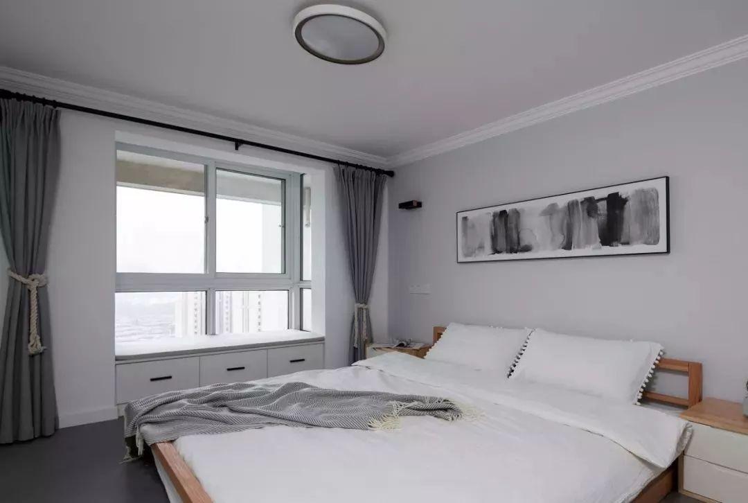 飘窗窗台太冰冷？加层坐垫，坐着舒服，看着温馨！