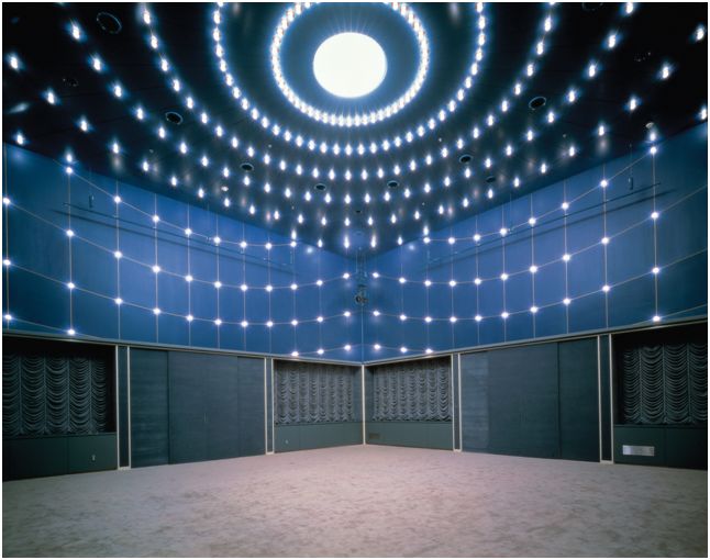 87岁矶崎新获2019年普利兹克建筑奖，为什么他的作品如此怪异？