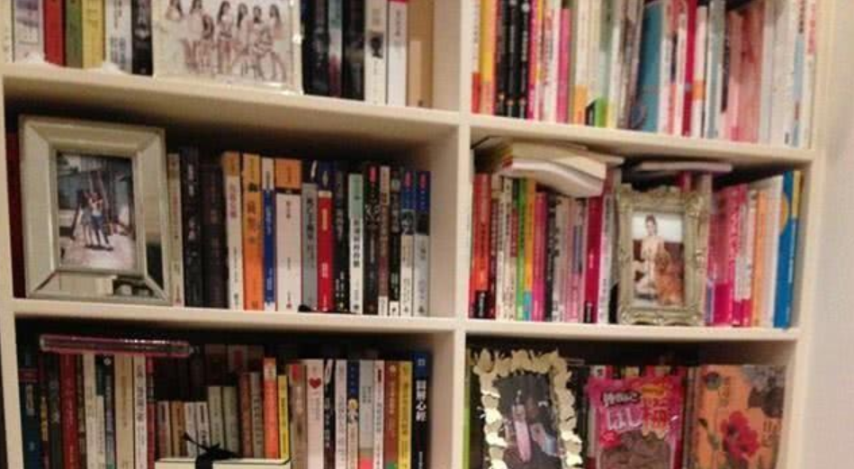 晒晒吴佩慈住的豪宅，衣帽间名牌包包堆积如山，老公太有钱