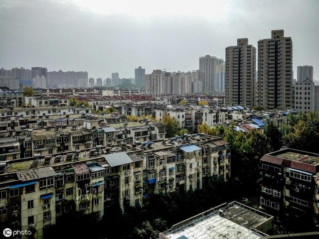 加装电梯看似便民，为何有人反应激烈？“不要补偿，不同意安装”