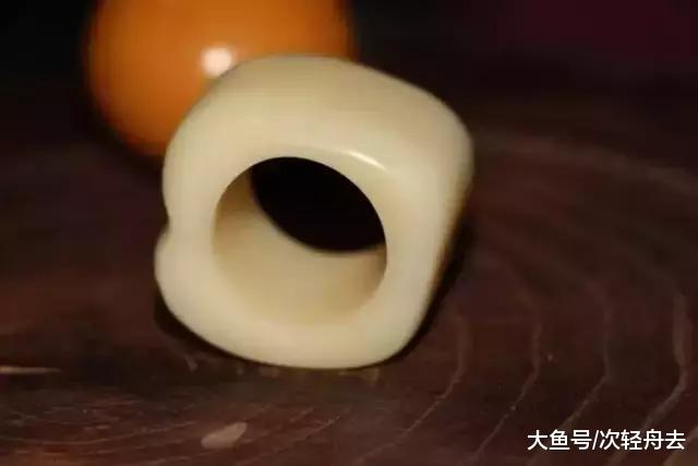 ＂盘了7年的猪骨，比玉还润泽，果然万物皆可盘啊＂