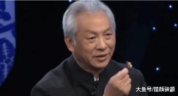 美女戴耳環鑒寶，自稱祖上是清朝貴族，專家失控：不行，快摘掉！