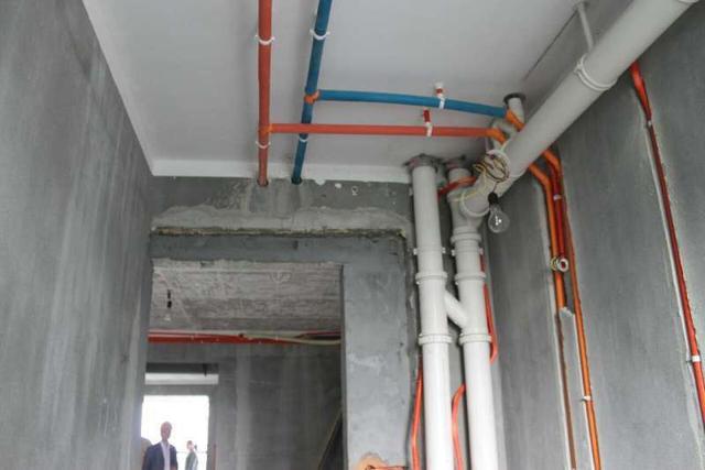 水电装修万万不要开槽了，聪明人都这样做，既方便又省钱