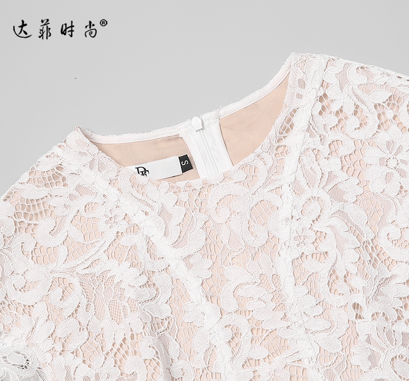 穿上这些时髦洋气的裙装，能使你年轻不少，做一个时尚姐姐