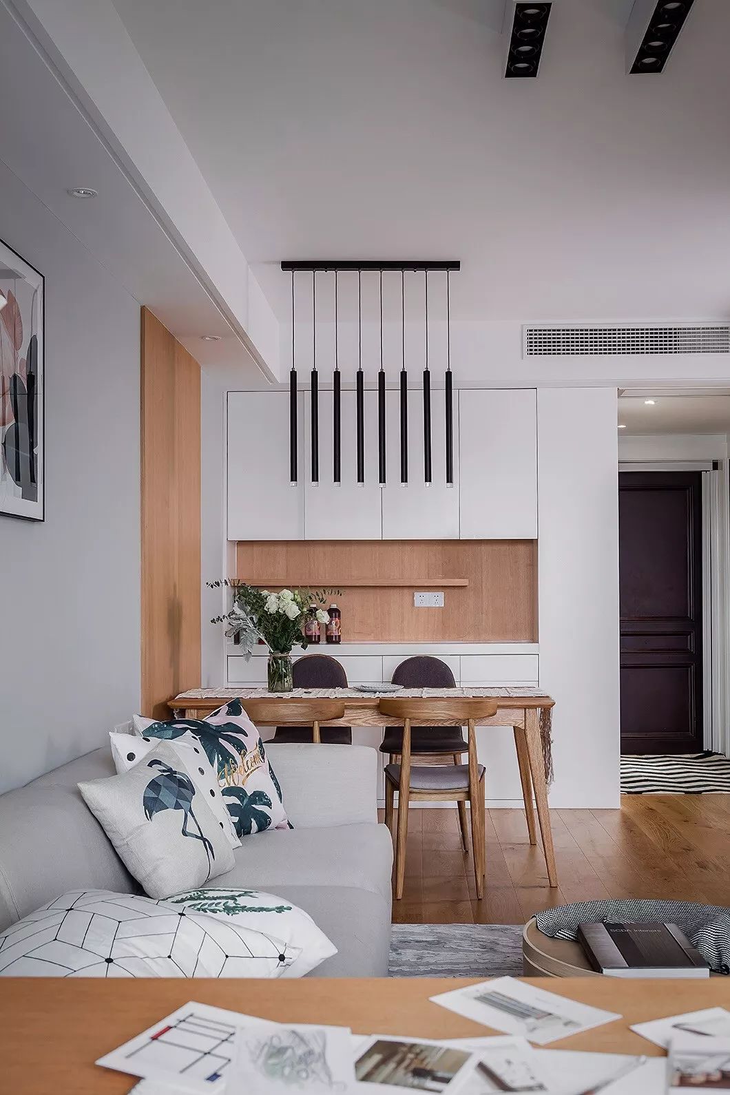 定制餐边柜，记得带抽屉，很方便的设计！