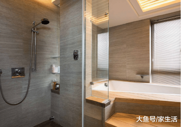 头一次见卫生间这样做干湿分离, 太聪明了, 看完我也回家重装