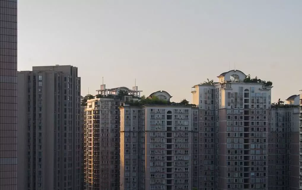 为什么有钱人建议“买房买单不买双”？