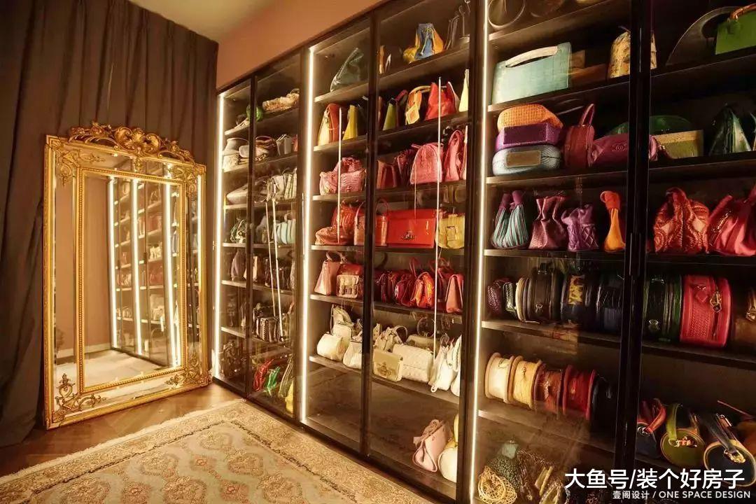 配色高级，坐拥3个超大衣帽间，她180㎡的家看起来就很贵！