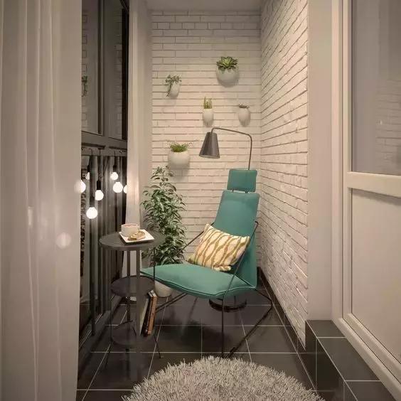 家里有个超小的阳台，不用来晾衣服，让你们羡慕羡慕！