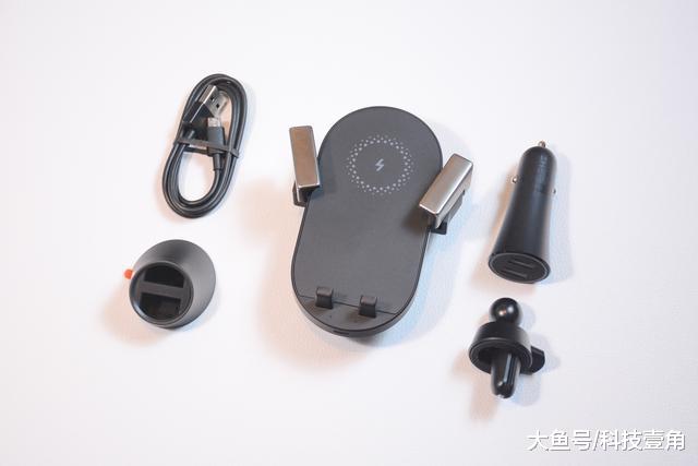 ZMI无线充车载支架：锌合金夹臂，单手即可操作，支持27W无线充电