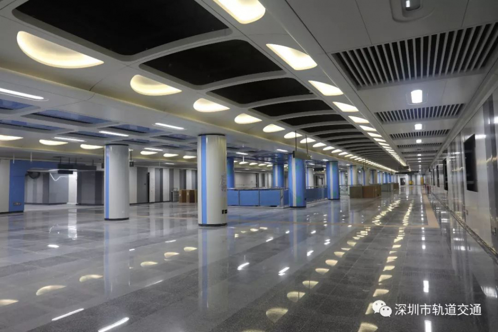 太酷炫！5 号线二期装饰配色有新意，站厅犹如太空舱