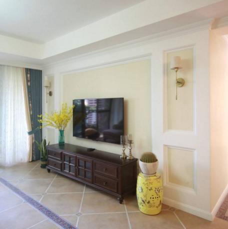 电视墙嫌铺大理石太老气？不如试着拉条石膏线，效果绝对好看不少