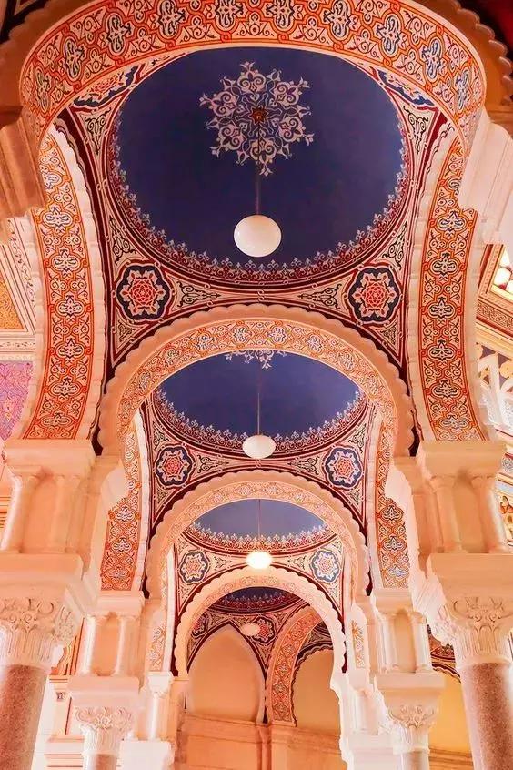 出国游中，欧洲的56个城市，其中物价最低的这8名，你去过几个？