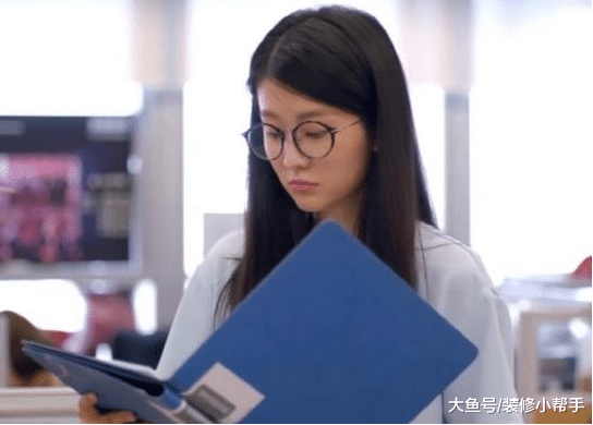 关雎尔晒出自家房子，内部装修普普通通，也不知道有啥东西好看的