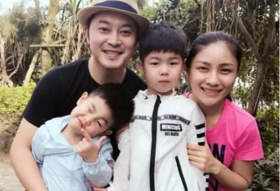 晒晒胡可住的豪宅，全屋铺了高级地砖，装修真是气派