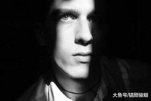 心理学：小心，你肢体上的小动作，正在出卖自己内心的真实想法