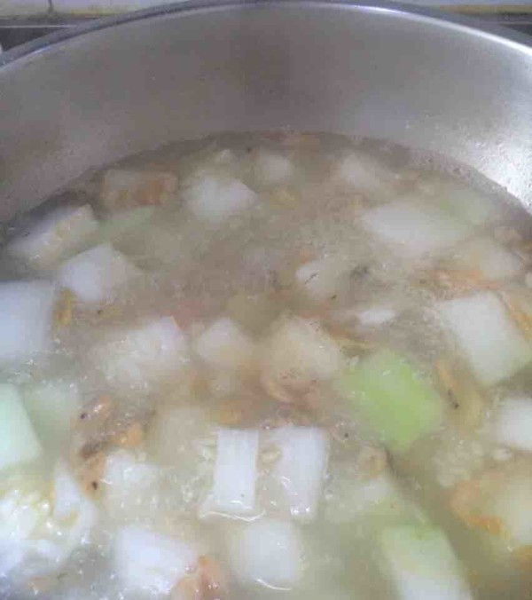 夏天一定常喝解暑汤，不放一滴油，清淡鲜美，清热消肿，减肥消肿