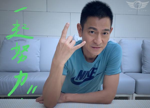 劉德華宣布：自費補償演唱會，兌現春節前承諾！粉絲感動哭了