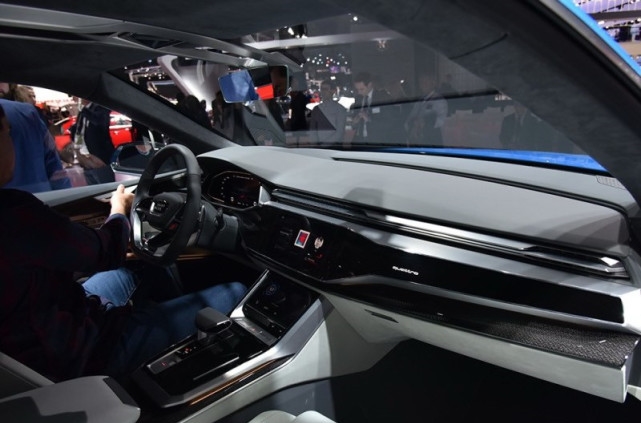 奥迪铁了心不给X6活路，比卡宴漂亮10倍，配无边框车门