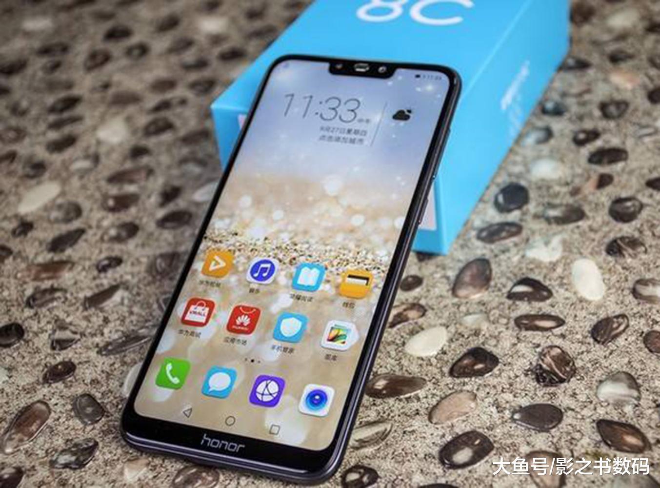 4000mah入门千元机，华为4GB手机从1099降至899，目前值得入手