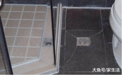 裝修衛生間別用玻璃膠了，如今都盛行裝這種，幾十年都不發黑