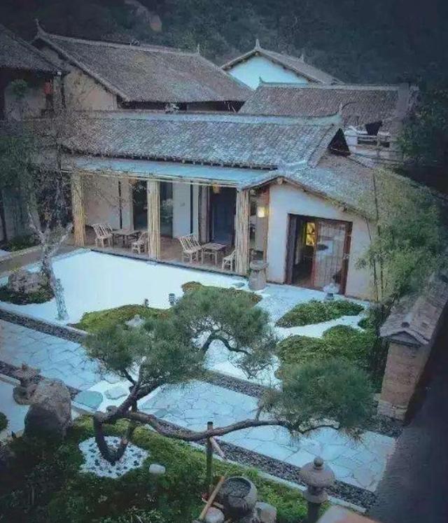 李子柒住的房子曝光，看清一个细节后，确定这是农村平房？