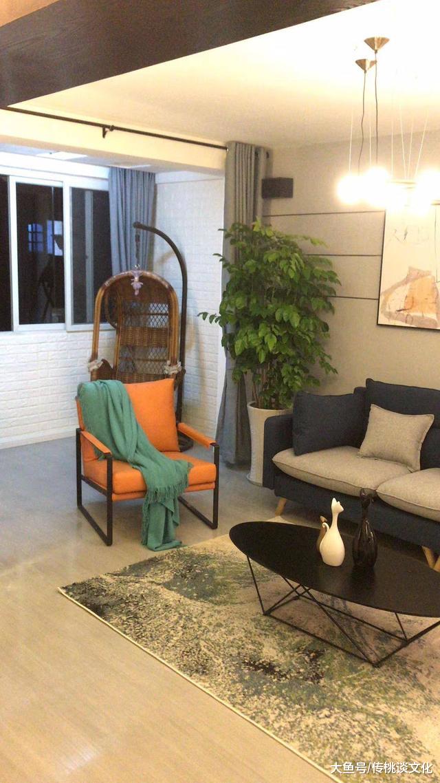 南京中央门商圈，小市地铁口136平米跃层楼，报价320万，贵吗？