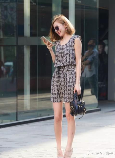 性感连衣裙散发高级美感