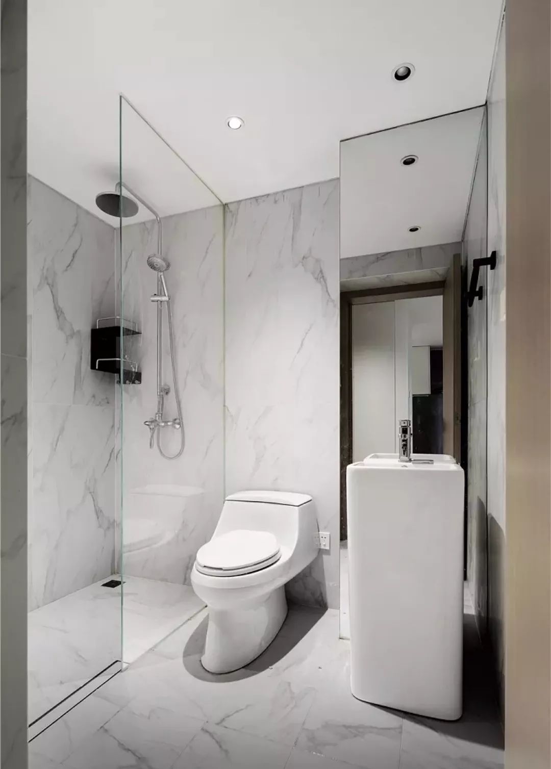 玻璃or浴帘，淋浴房用什么隔断好？