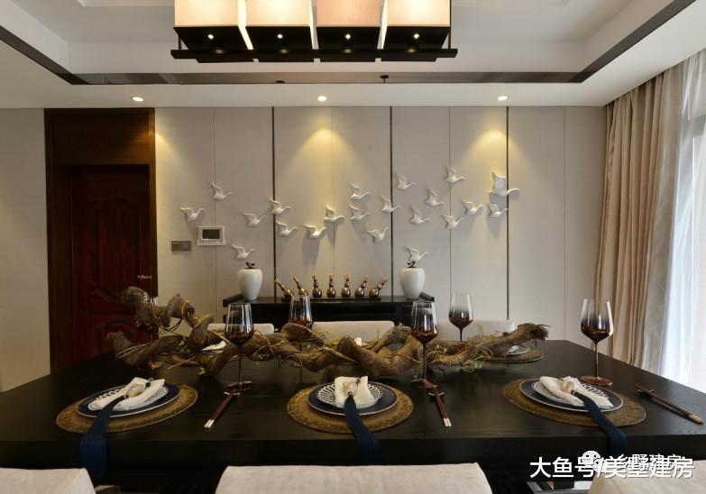 回农村自建一栋别墅，外观典雅端庄，成为村中焦点!