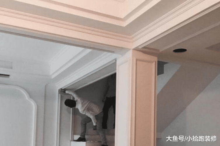 与其花近万块来吊顶，不如花几千块来做石膏线，效果一样很好